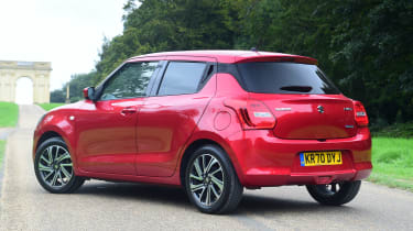 Suzuki Swift Mk7 вид сзади